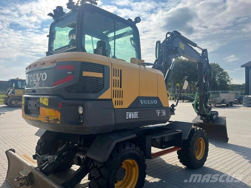 Volvo EW 60 E حفارات بعجل