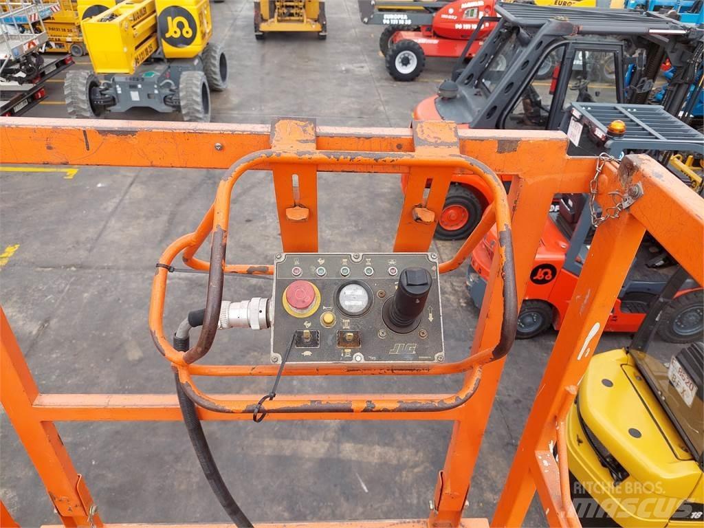 JLG 180 12 رافعات مقصية الشكل
