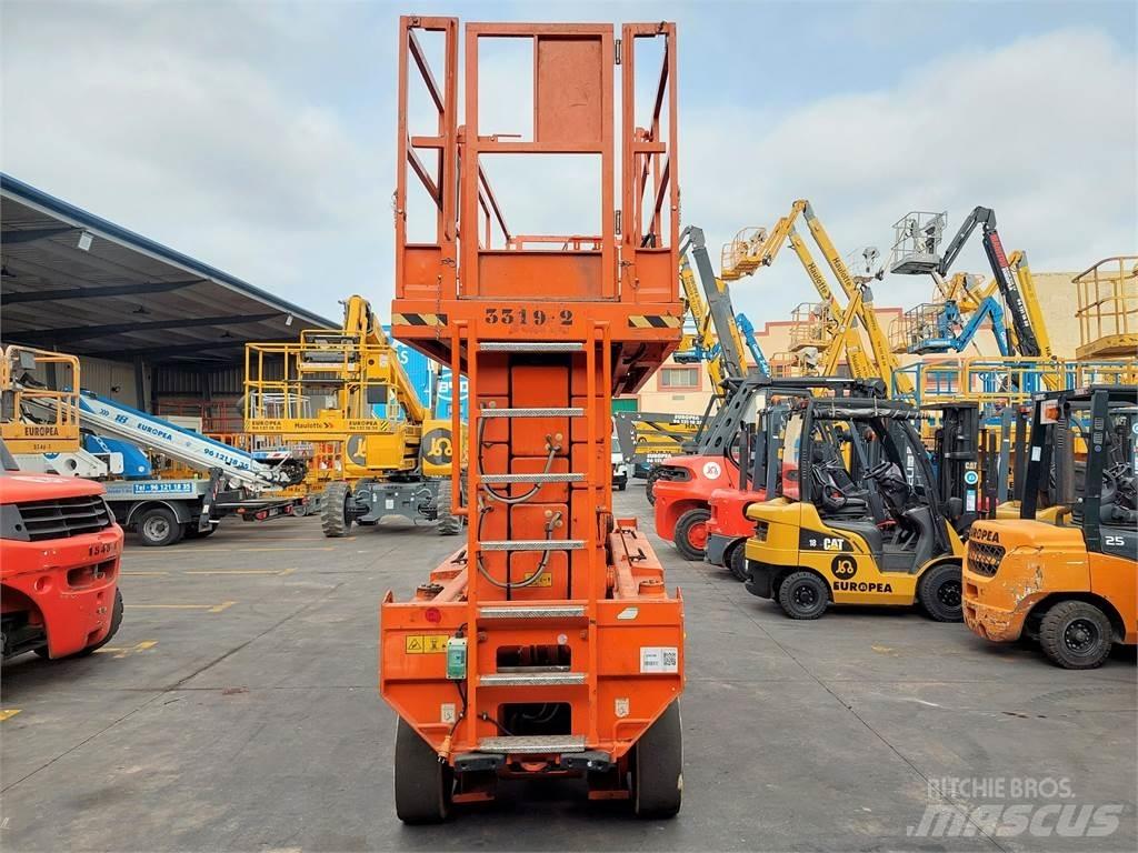 JLG 180 12 رافعات مقصية الشكل