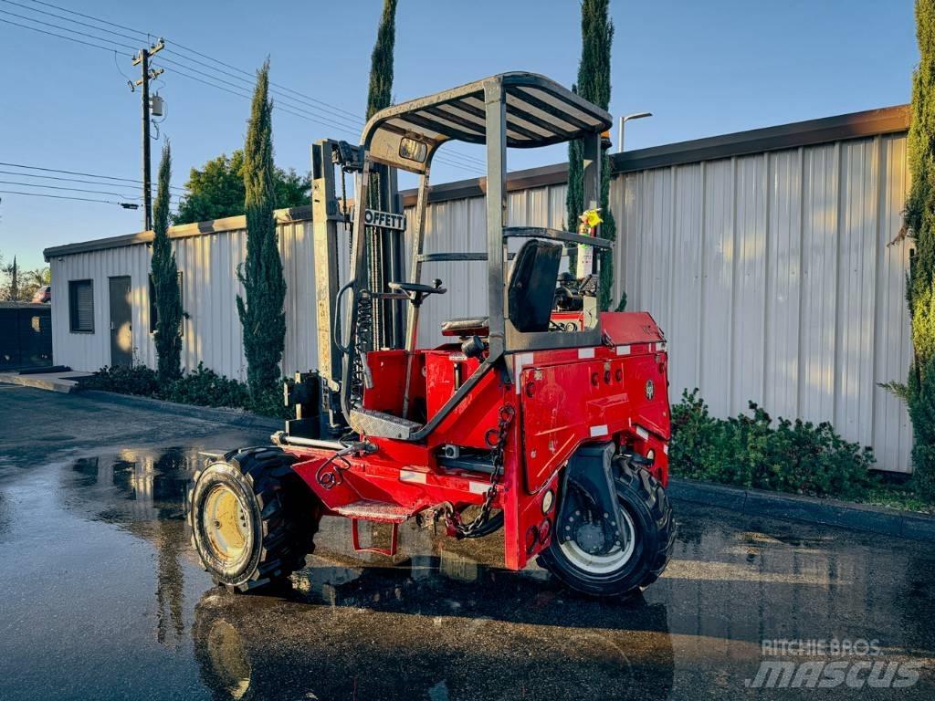 Moffett M5000 رافعات شوكية مثبتة على شاحنات