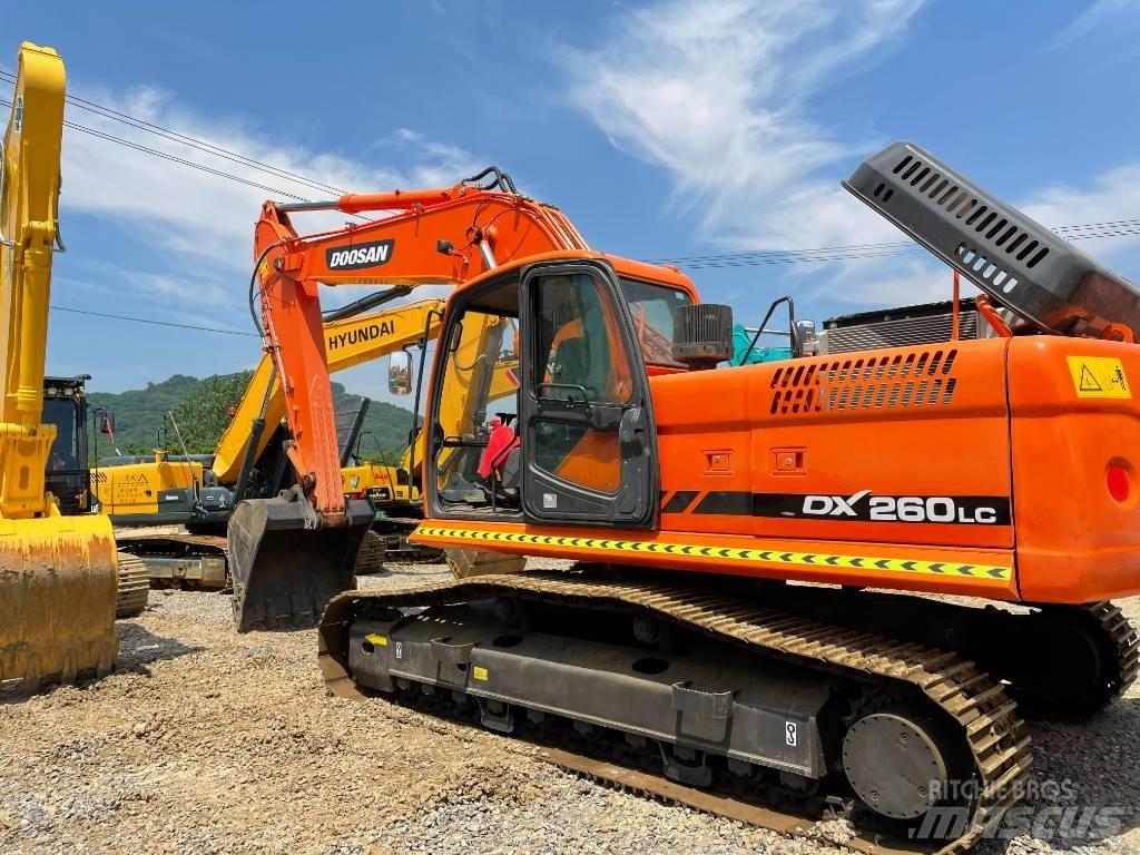 Doosan DX 260 حفارات زحافة