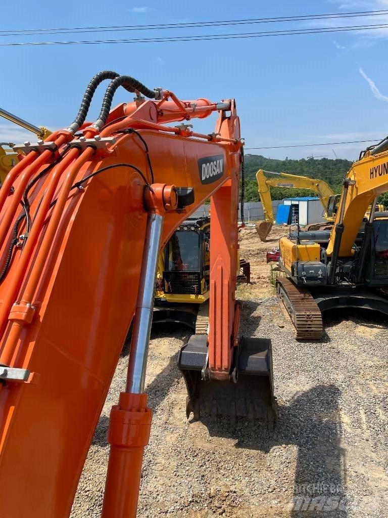 Doosan DX 260 حفارات زحافة