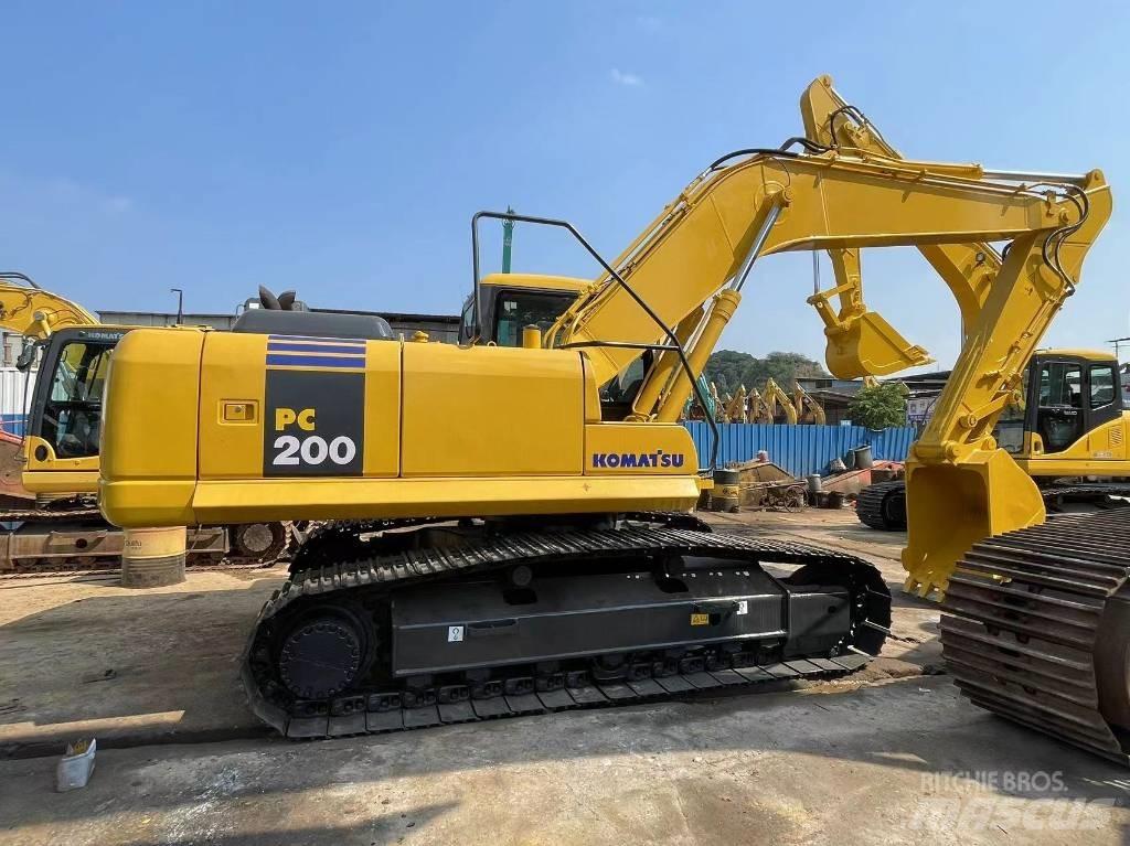 Komatsu PC 200-7 حفارات زحافة