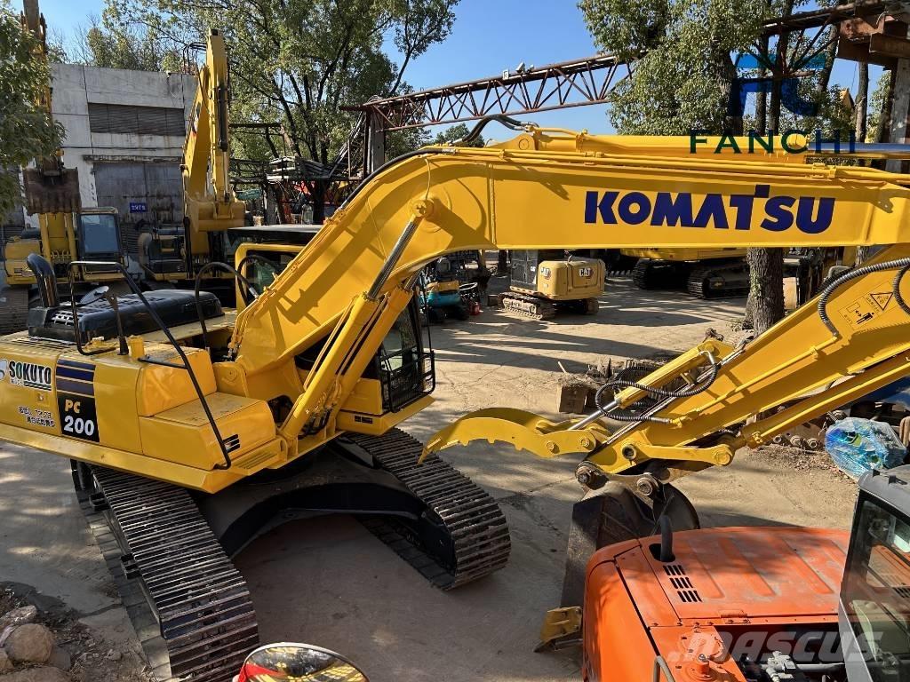 Komatsu PC 200 حفارات زحافة