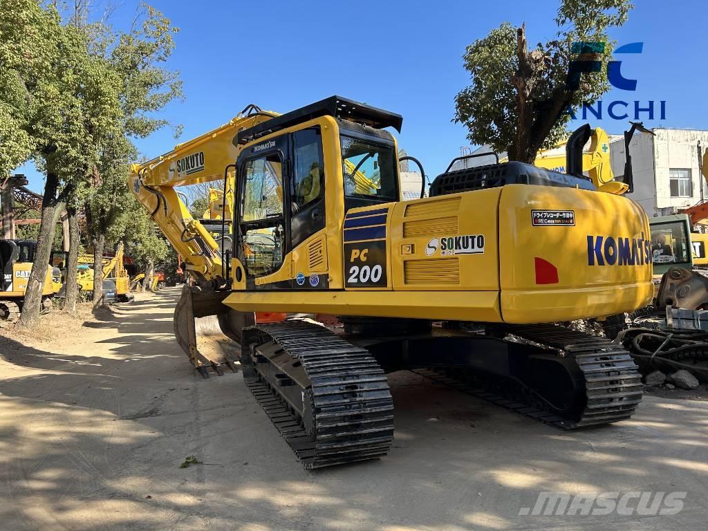 Komatsu PC 200 حفارات زحافة