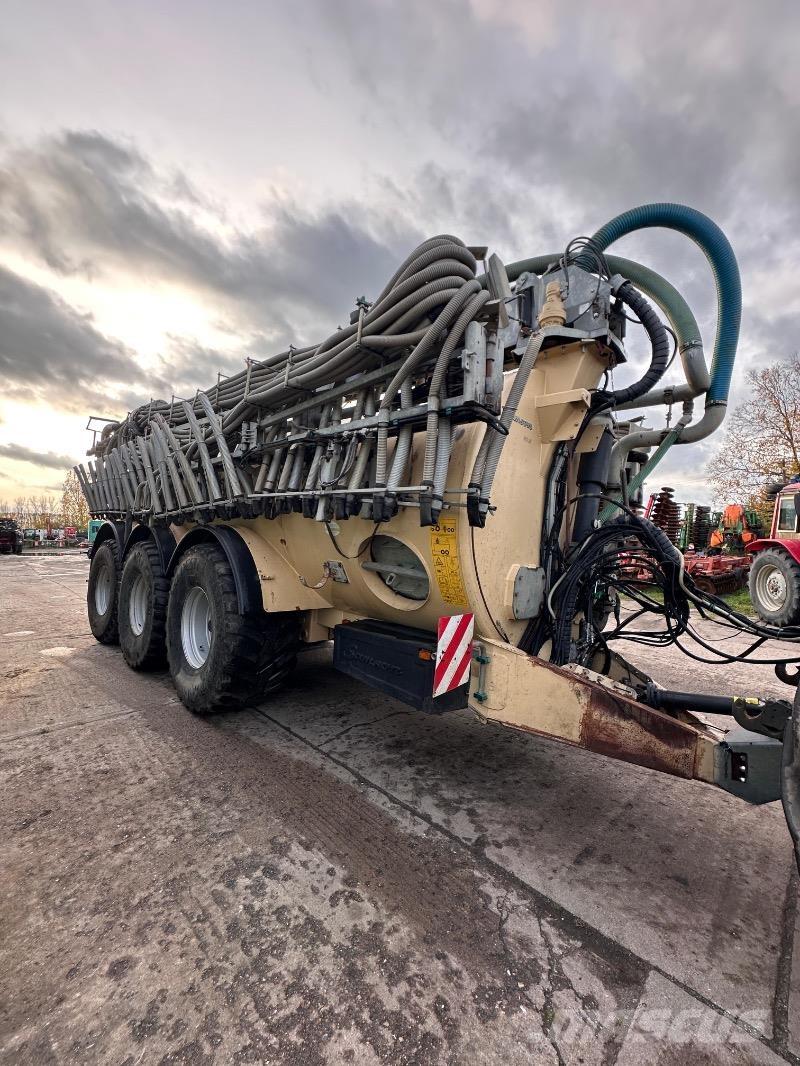 Samson PG 25 معدات توزيع السماد العضوي