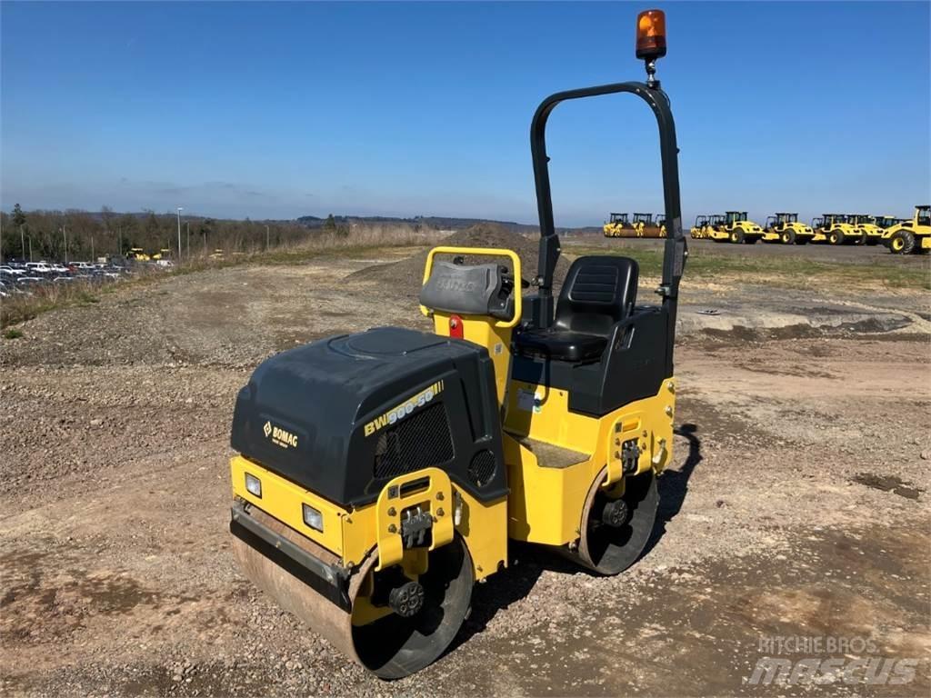 Bomag CN BW 900-50 مداحل ثنائية الاسطوانة