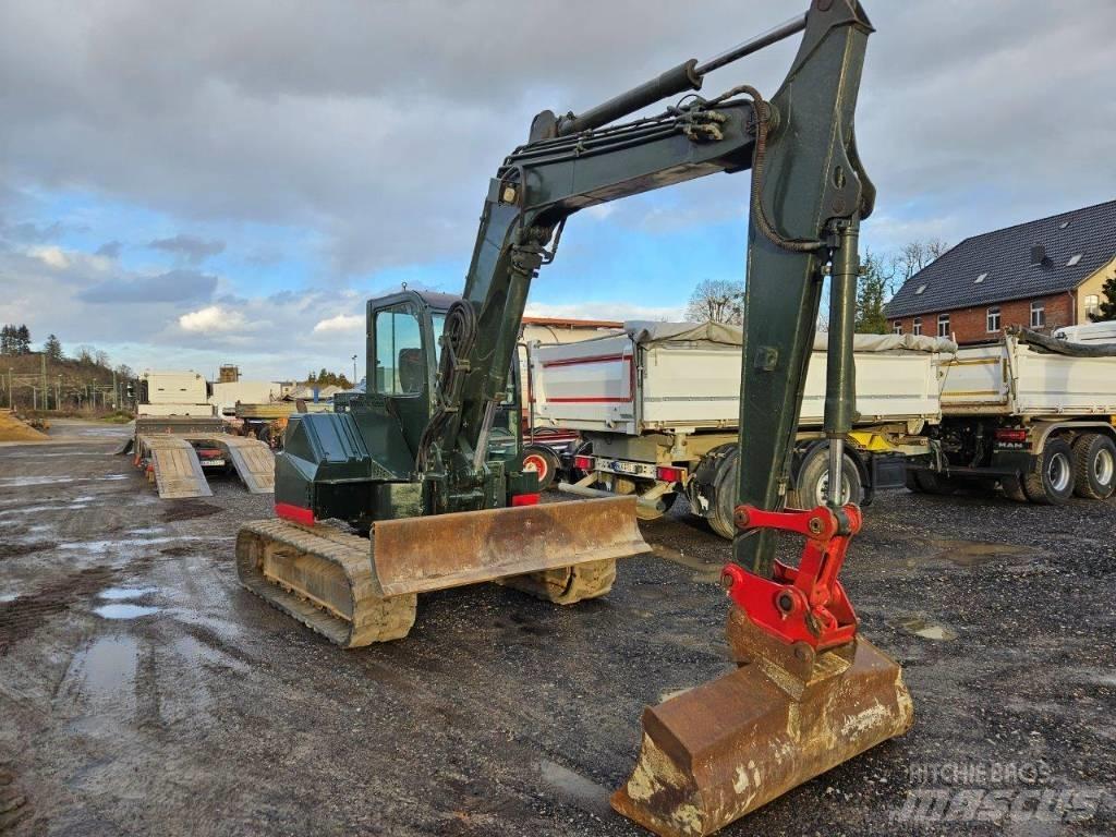 Takeuchi TB80 حفارات وسط 7 طن - 12 طن