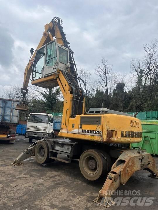 Liebherr A 904 C حفارات بعجل