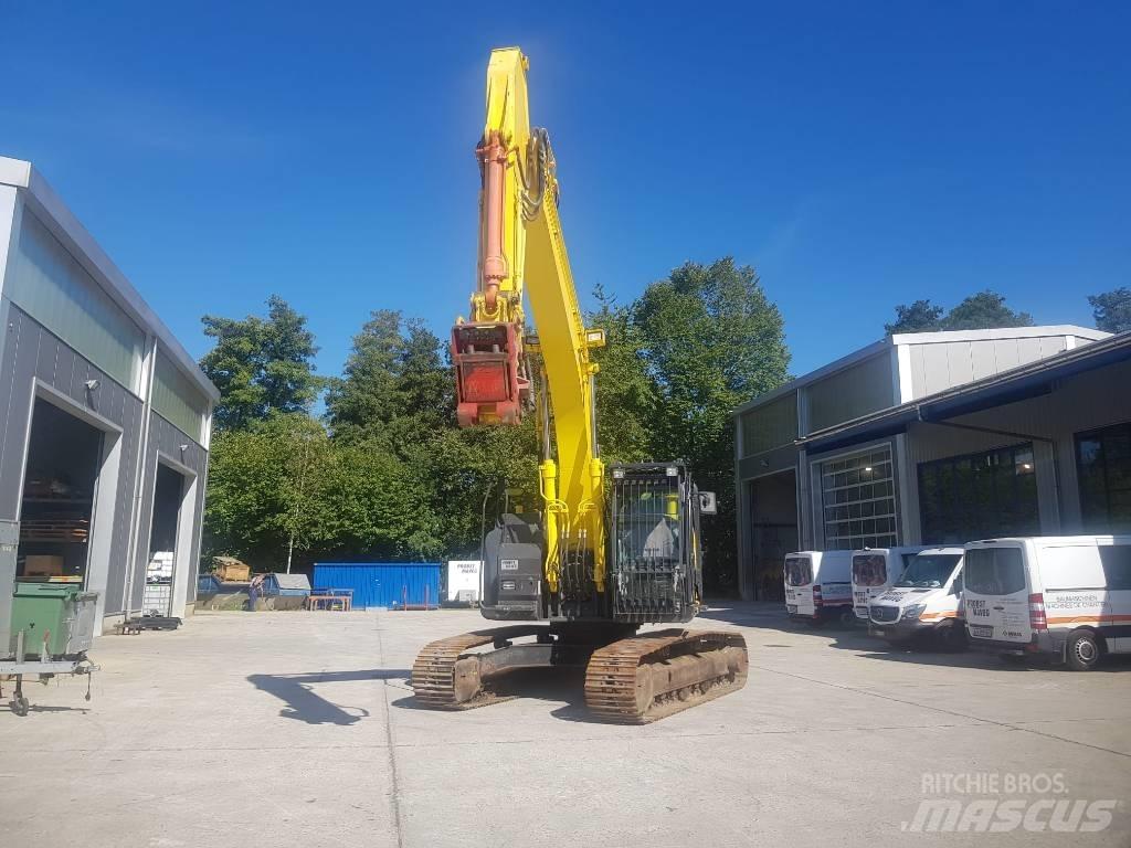 Hitachi ZX225USLC-5 حفارات زحافة