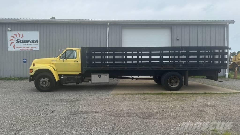 Ford F 700 شاحنات مسطحة/مفصلية الجوانب