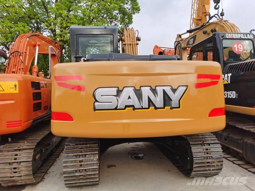 Sany SY 135 C حفارات زحافة