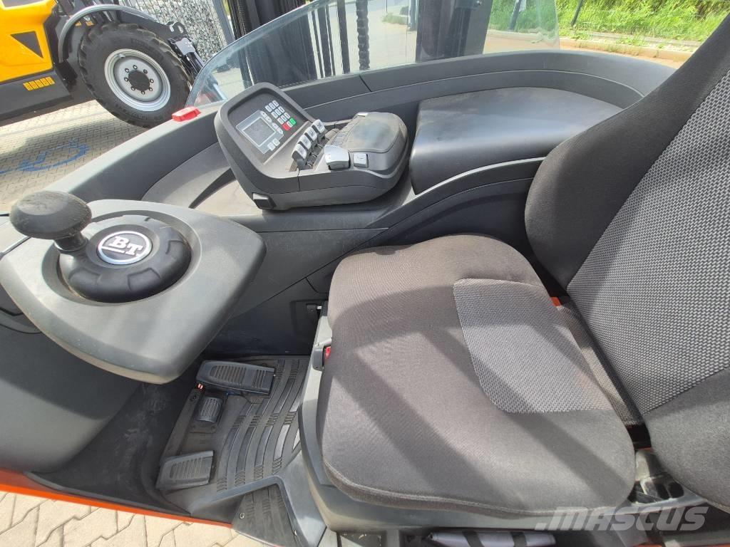Toyota RRE 140 شاحنة مناولة
