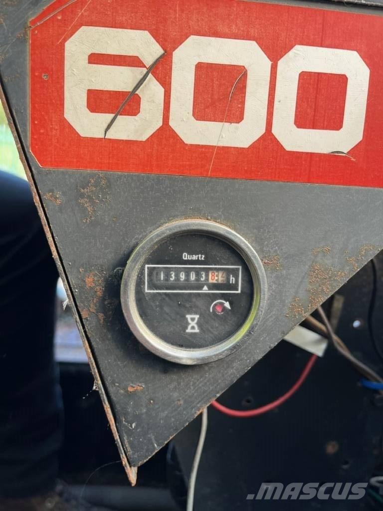 Jones IF 15AT رافعات صالحة لكل أنواع الطرق