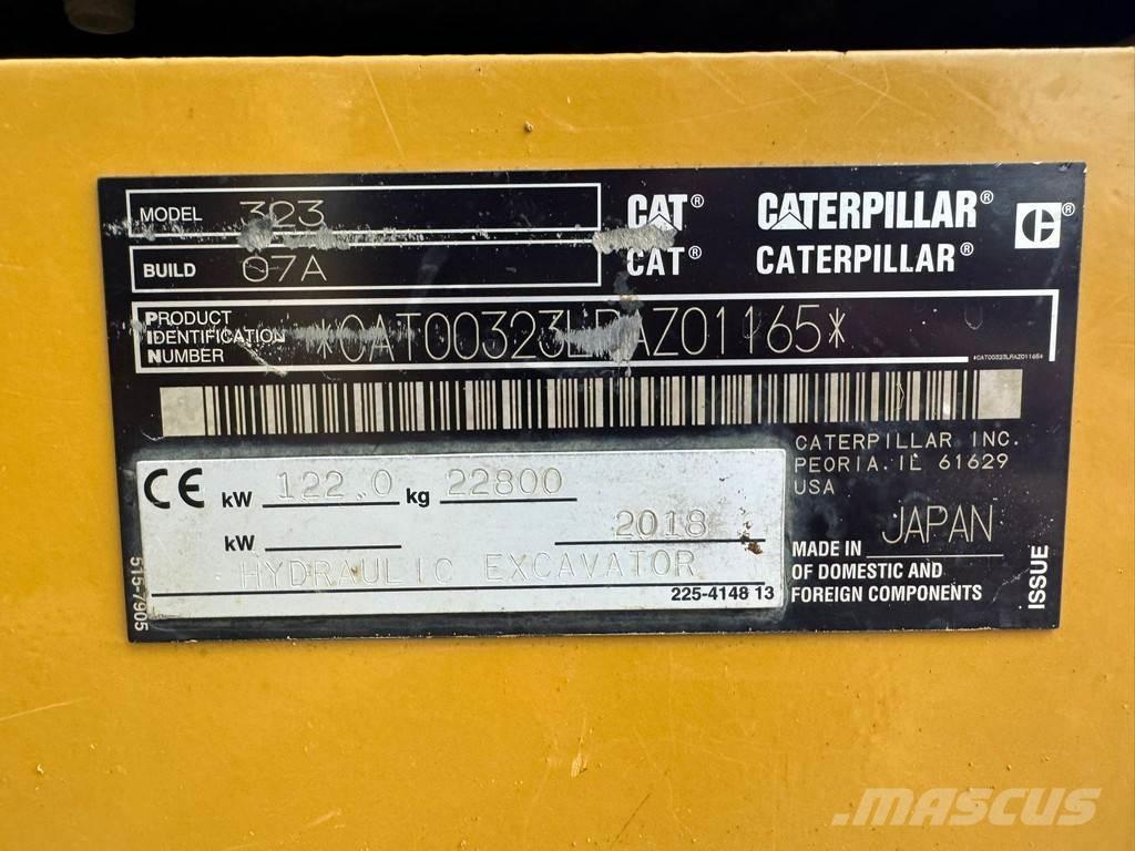 CAT 323 07A حفارات زحافة