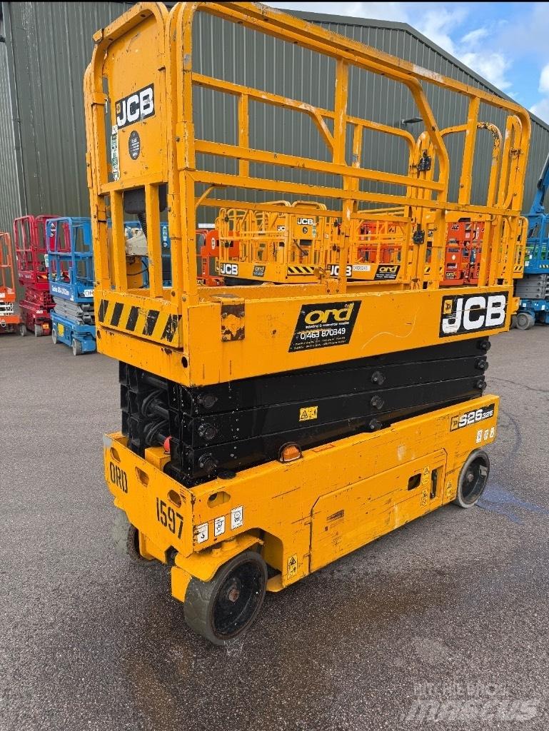 JCB S 2632 E رافعات مقصية الشكل