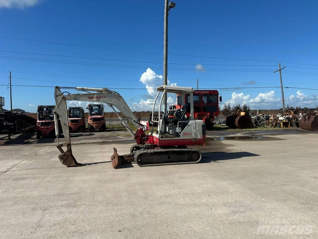 Takeuchi TB 135 حفارات زحافة