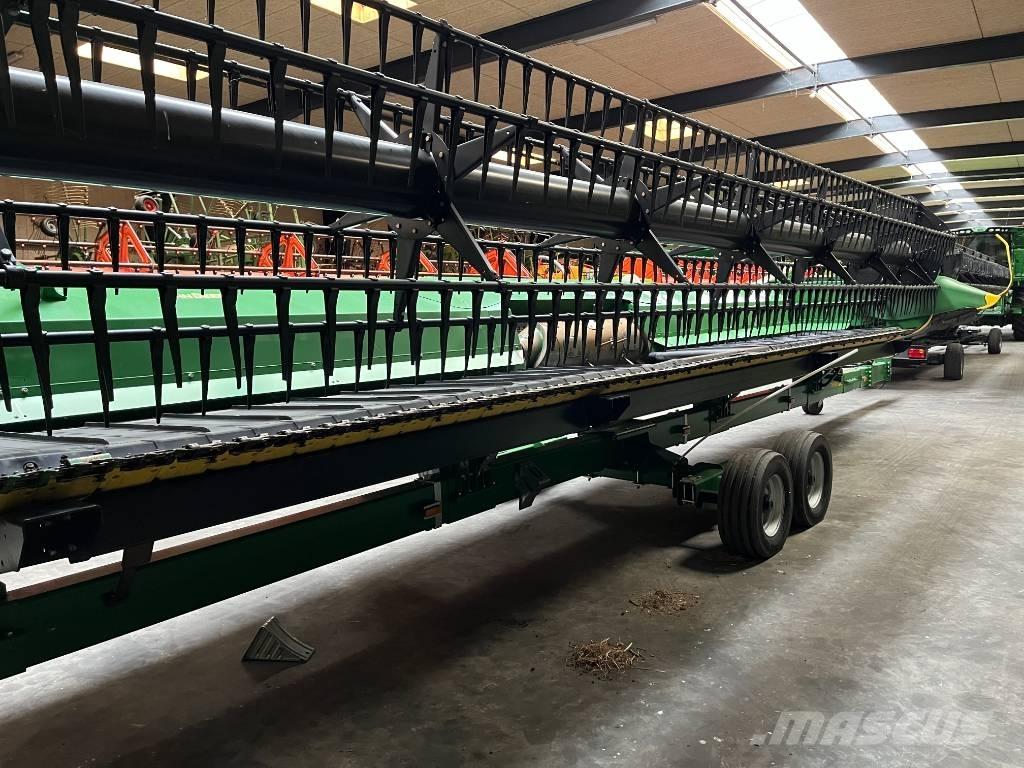 John Deere T670 حصادات