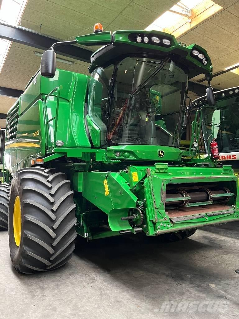 John Deere T670 حصادات