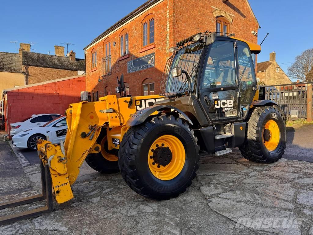 JCB 560-80 مناولات متداخلة