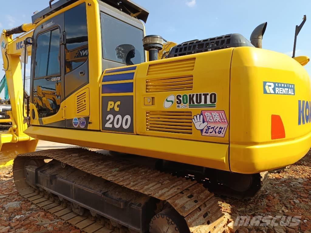 Komatsu PC 200 حفارات زحافة