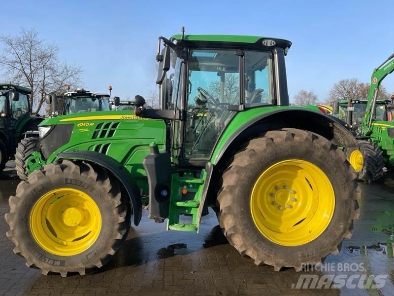 John Deere 6140M الجرارات