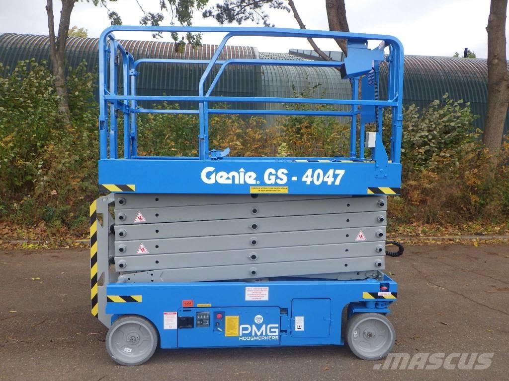 Genie GS4047 رافعات مقصية الشكل
