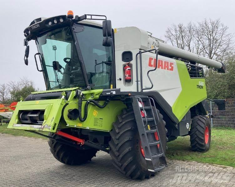 CLAAS TRION 530 حصادات