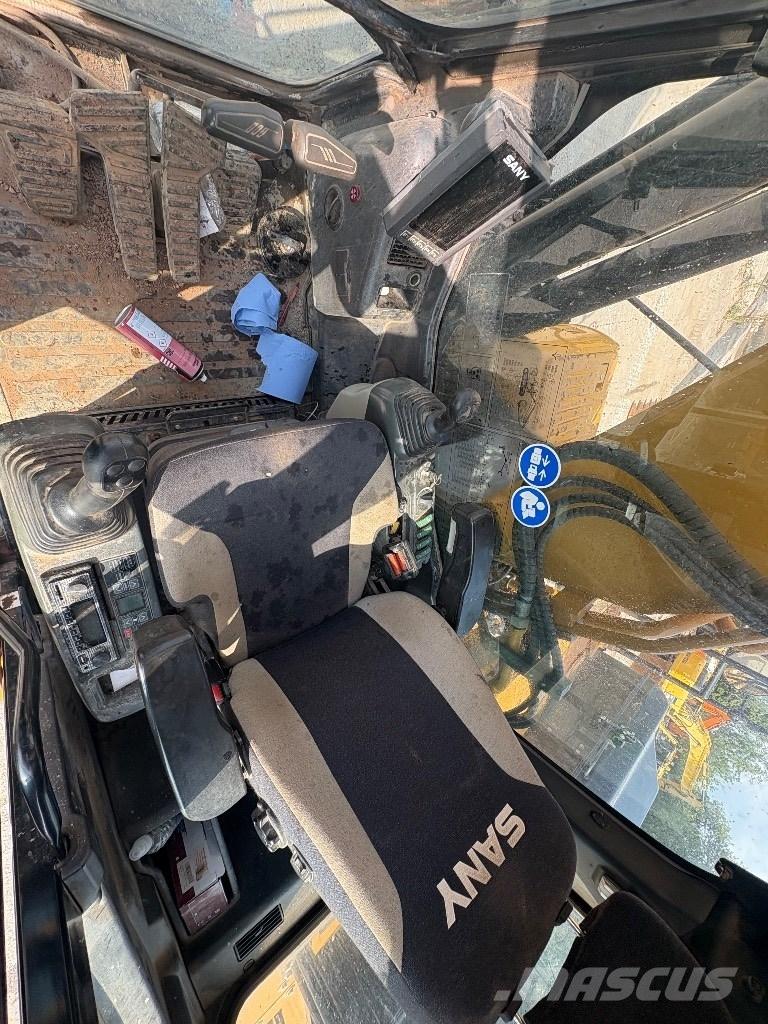 Sany SY 215 C حفارات زحافة