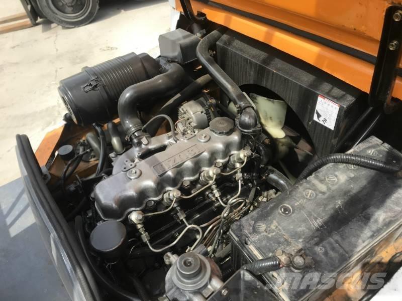 TCM FD 30 شاحنات الديزل