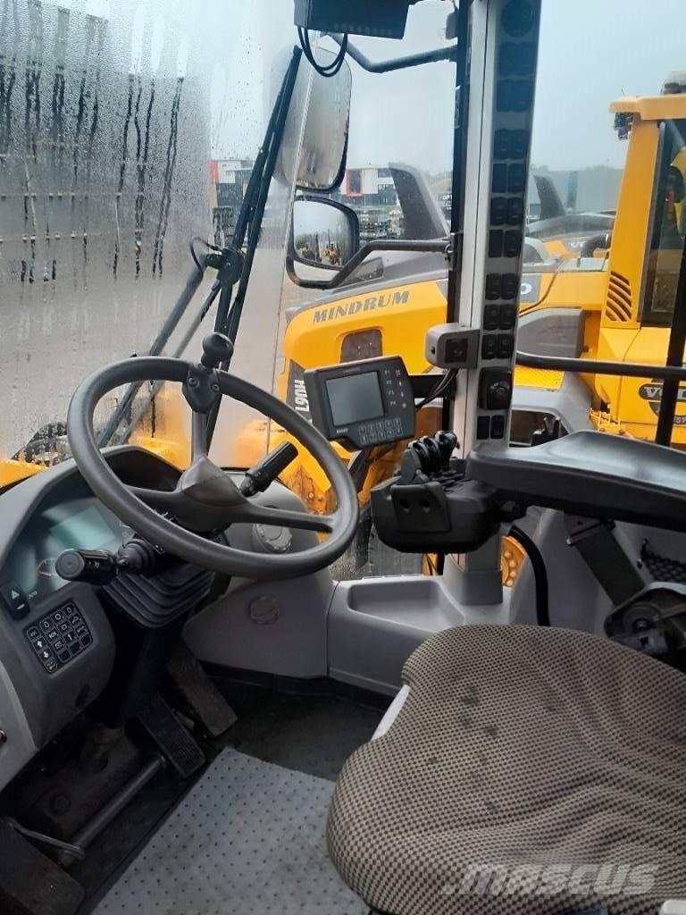 Volvo L120G لوادر بعجل