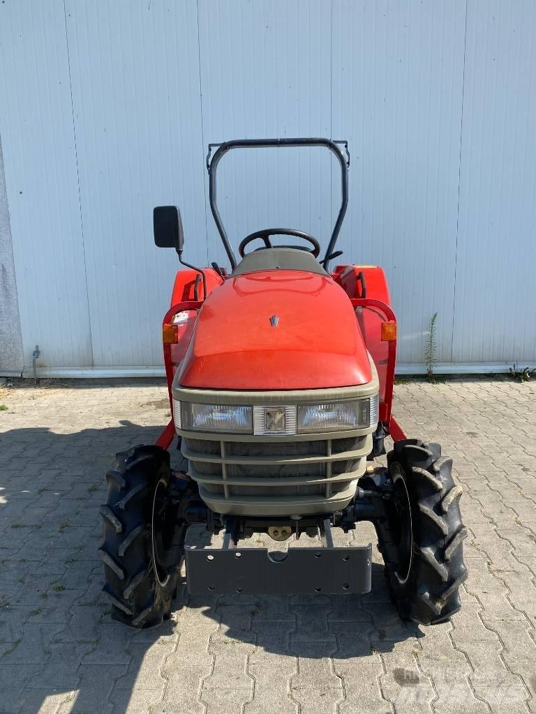 Yanmar AF22 جرارات مدمجة