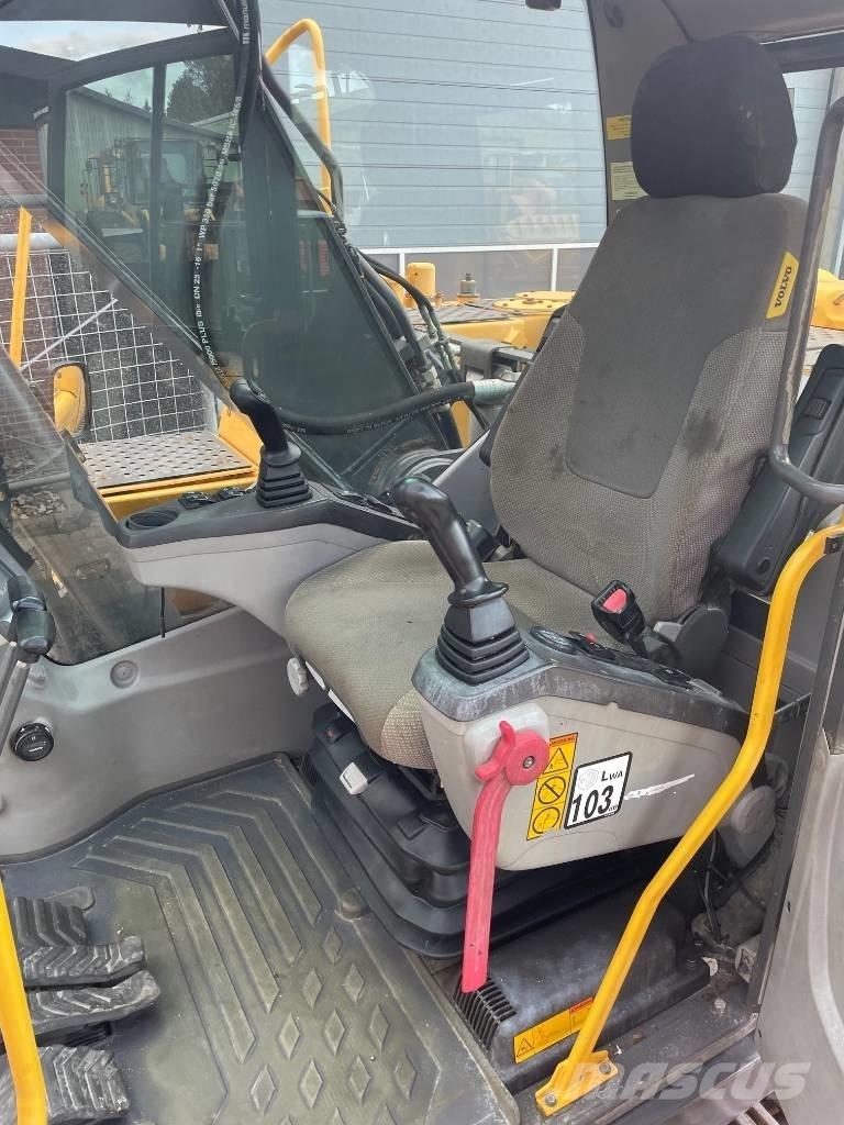 Volvo EC210CL حفارات زحافة
