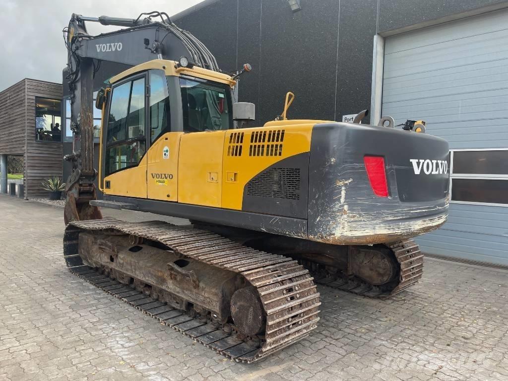 Volvo EC210CL حفارات زحافة
