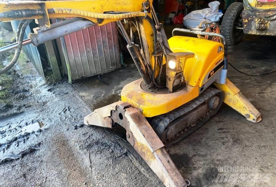 Brokk 90 حفارات هدم