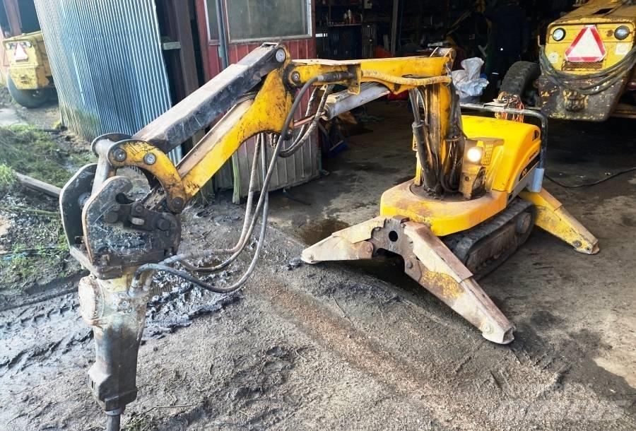 Brokk 90 حفارات هدم