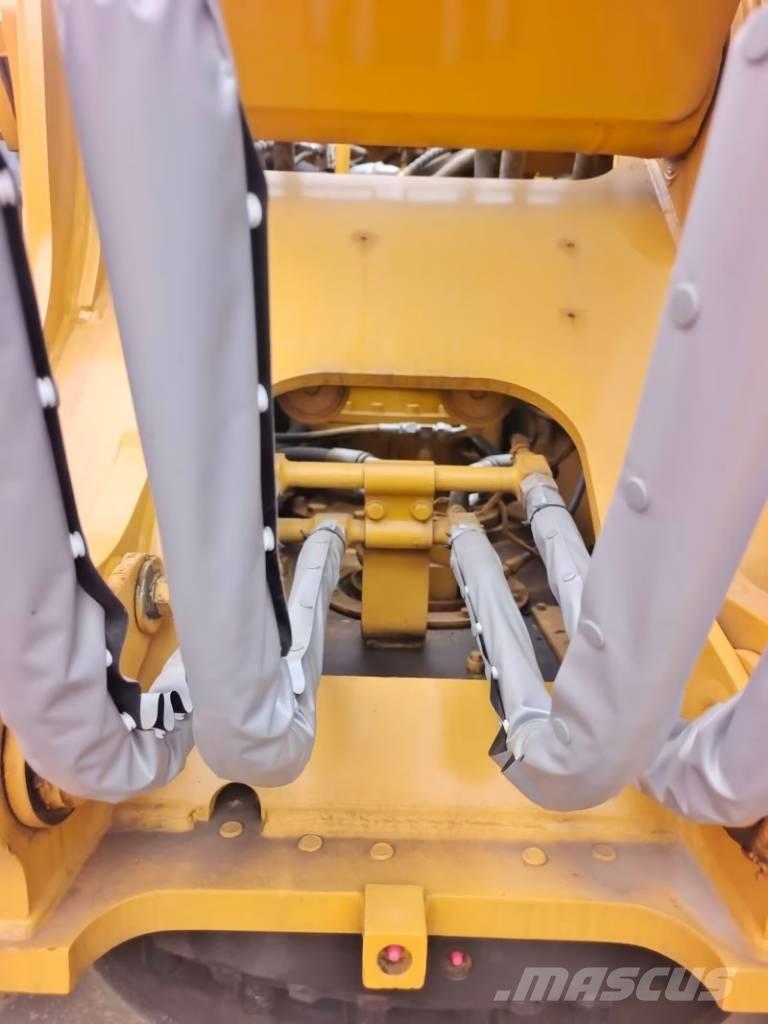 CAT 323 GC حفارات زحافة