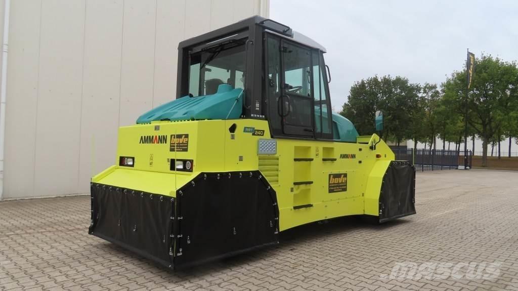 Ammann ART 240 مداحل ذات إطارات هوائية
