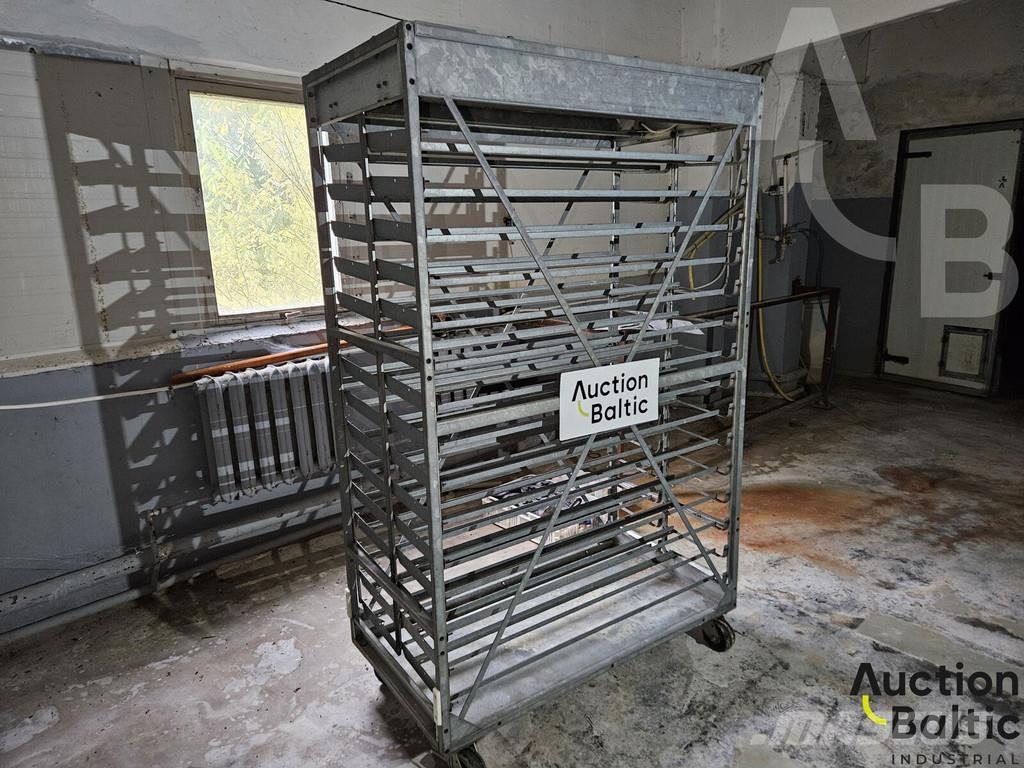 Jamesway  ماكينات وملحقات مواش أخرى