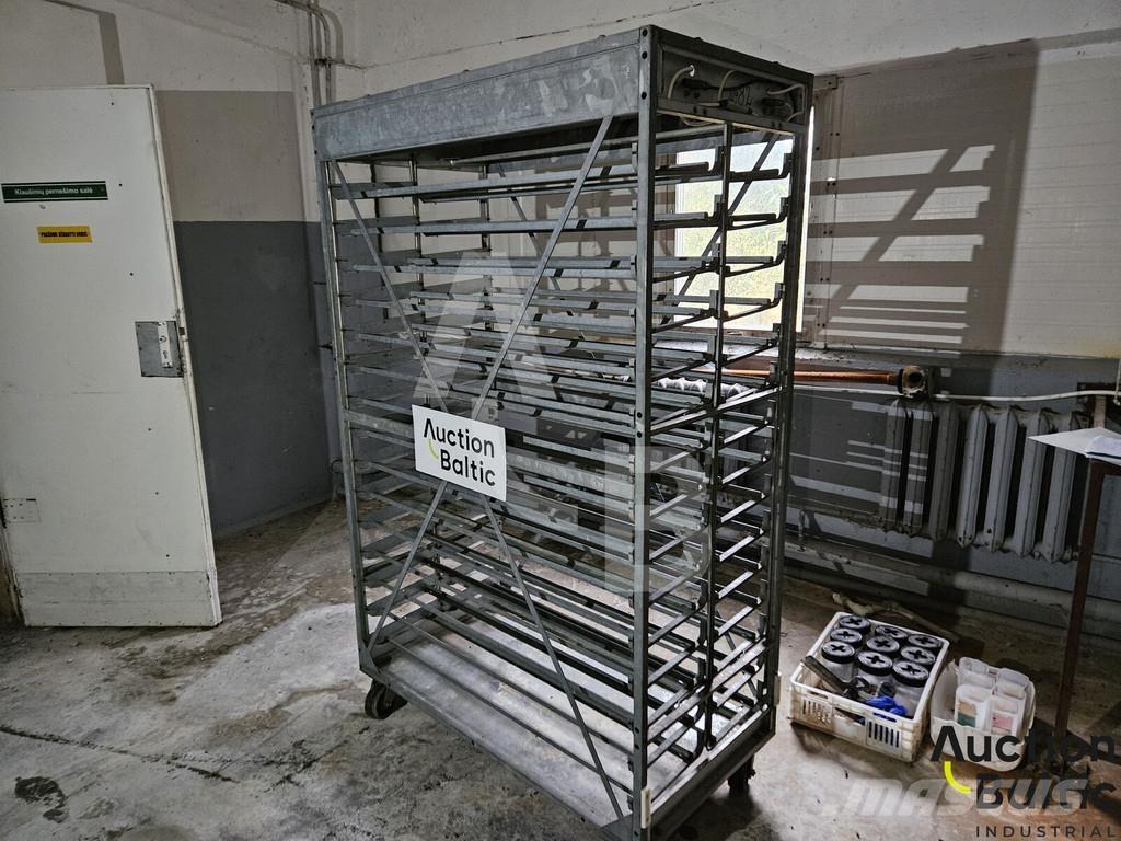 Jamesway  ماكينات وملحقات مواش أخرى