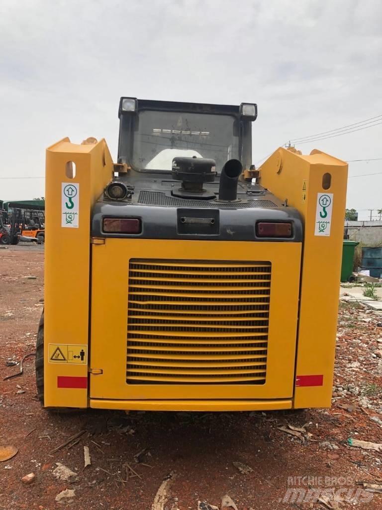 LiuGong 375 B لوادر انزلاقية التوجيه