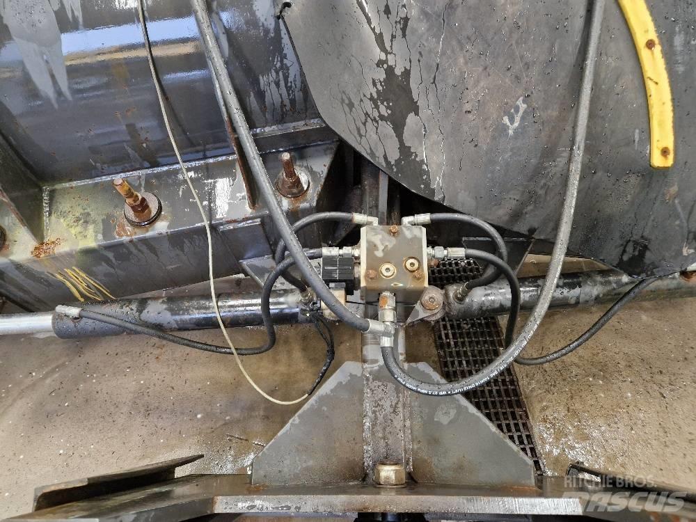 Uni-väg UV-320 StBM حراثات ونصول الجليد