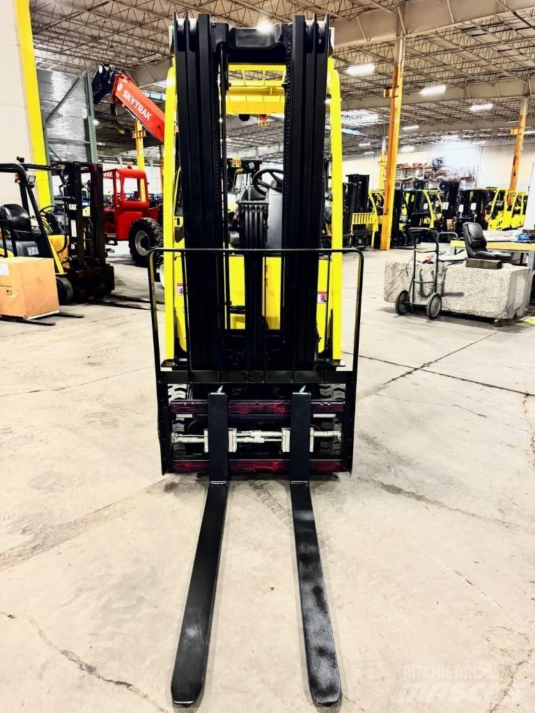 Hyster E 50 XN شاحنات ذات رافعات شوكية تعمل بالكهرباء