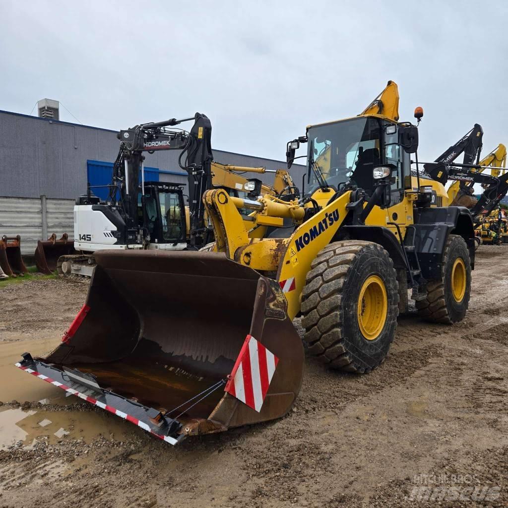 Komatsu WA 320-8 لوادر بعجل