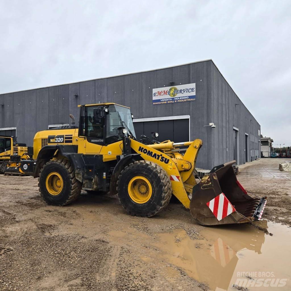 Komatsu WA 320-8 لوادر بعجل