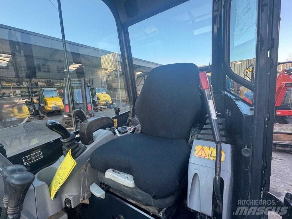 Kubota U 27-4 حفارات صغيرة أقل من 7 طن (حفارات صغيرة)