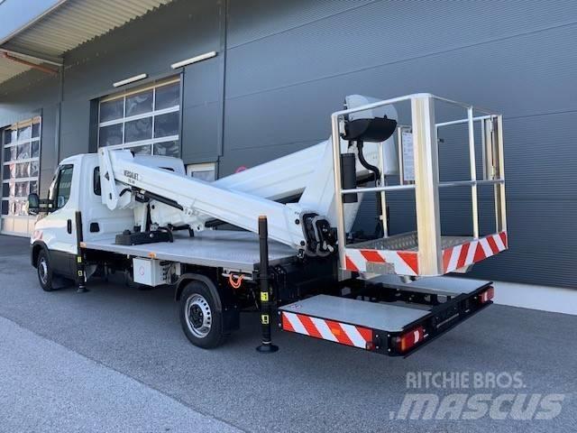 VERSALIFT VTX-240.3 المنصات الهوائية المثبتة على شاحنة