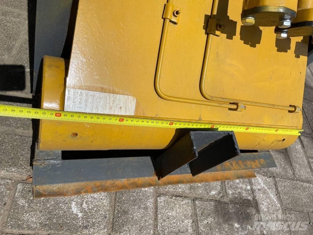 Komatsu Long reach حفارات طويلة الذراع