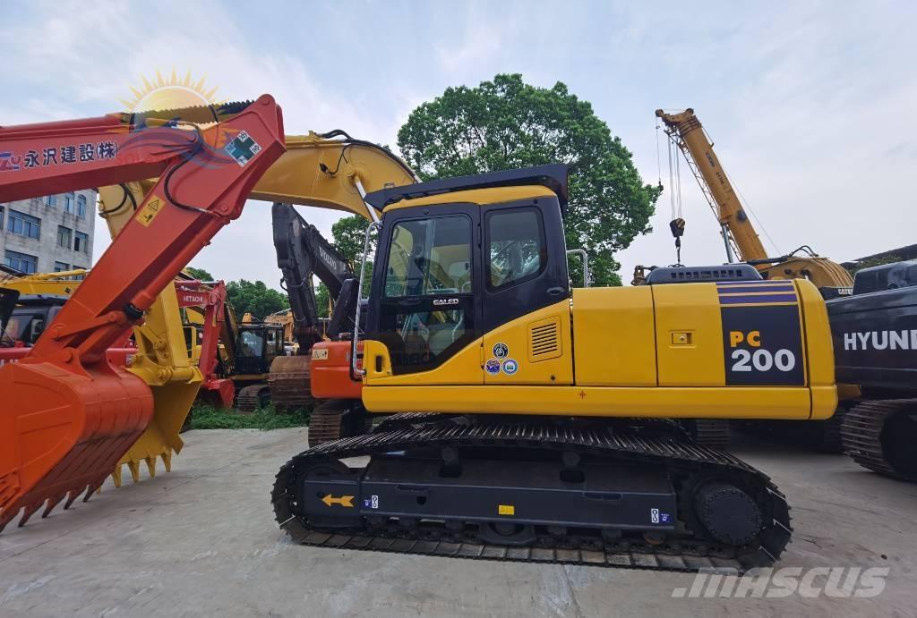 Komatsu PC 200-7 حفارات زحافة