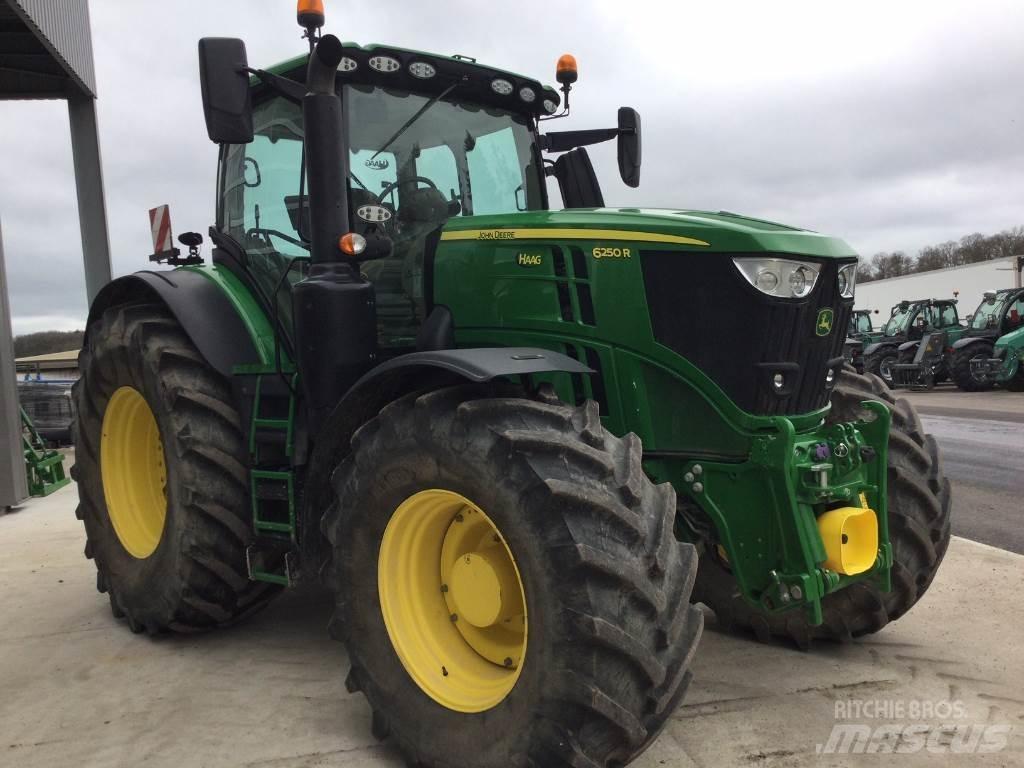 John Deere 6250R الجرارات